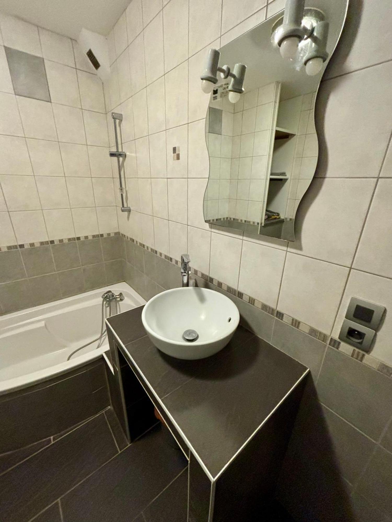 Studio - Baignoire - Pret De Vtt - Lave Linge Le Puy-en-Velay Exteriör bild